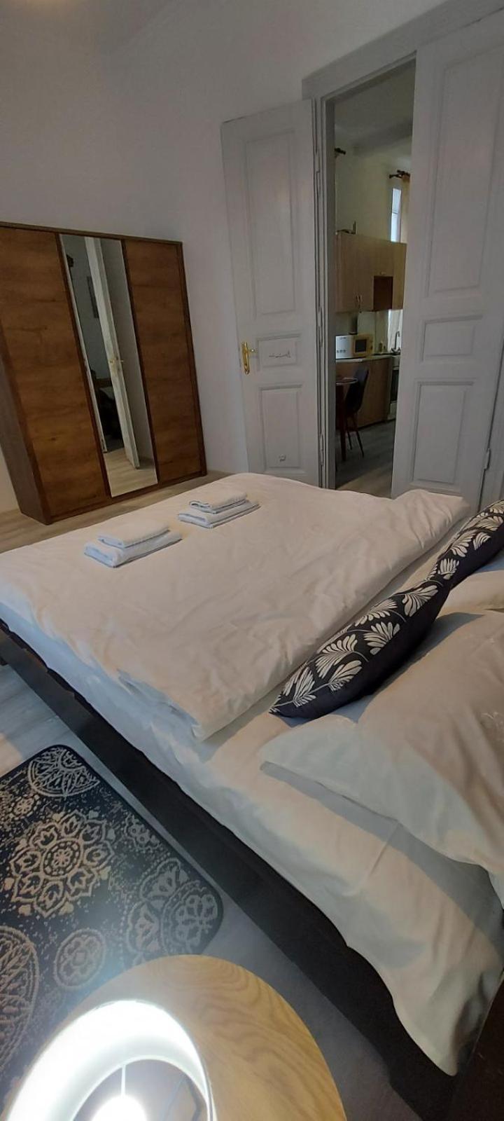 White Rooms On City Center Lviv Luaran gambar